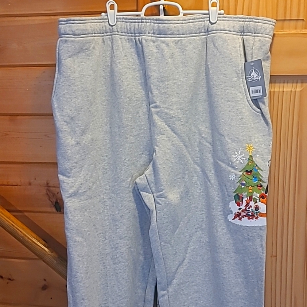 Disney Womens Christmas sweatpants. New, never worn. Size XL Light grey.